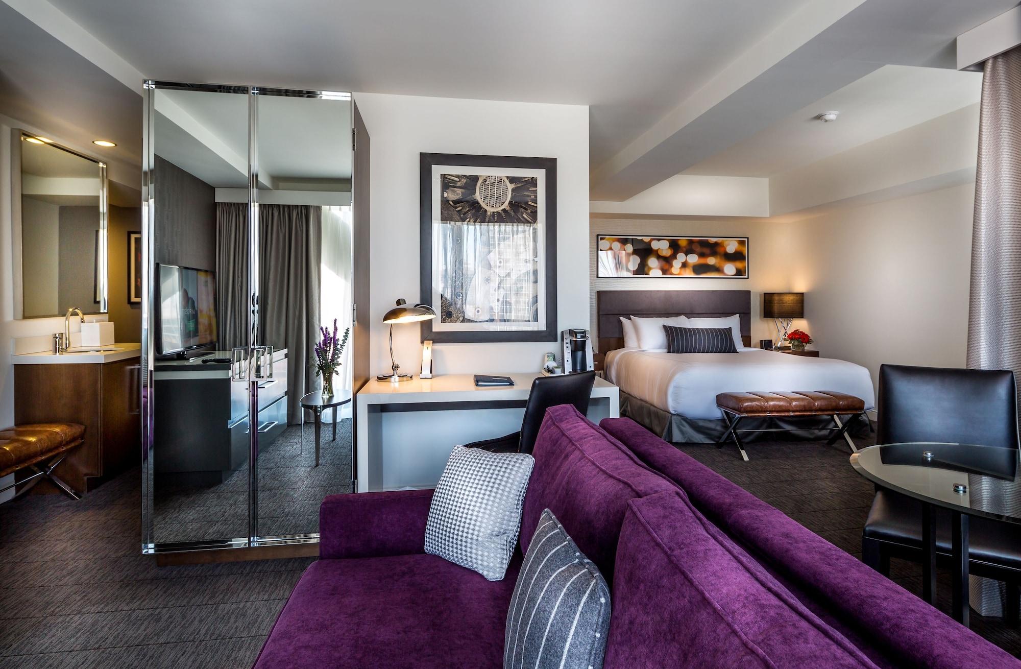 Godfrey Hotel 4*